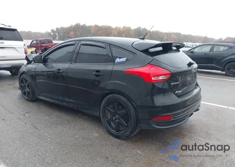 2017 Ford Focus St z USA, uszkodzony, nr VIN 1FADP3L94HL203918